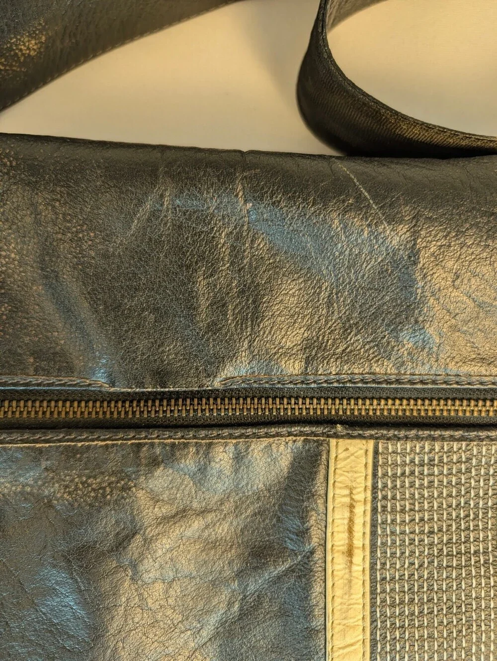 Classic Wilsons Leather Black Messenger Bag – Distressed Vintage Style